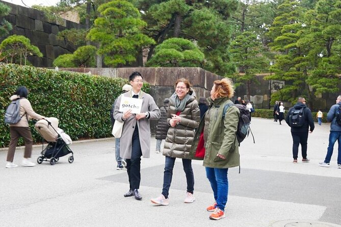 Tokyo: Edo Castle & East Garden of the Imperial Palace Tour - The garden itself, with ponds, plants, and koi
