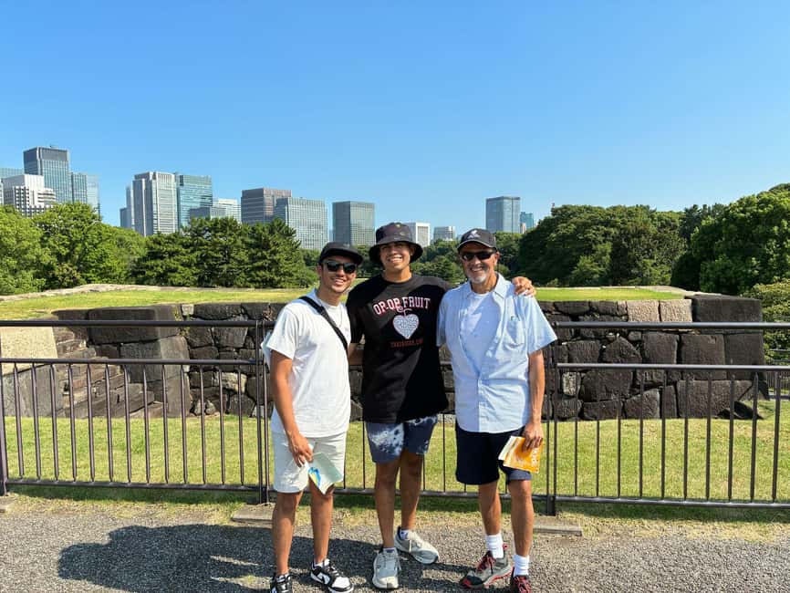 Tokyo: Edo Castle Ruins & Imperial Palace East Garden Tour - A Pause Among Trees and Garden Plants