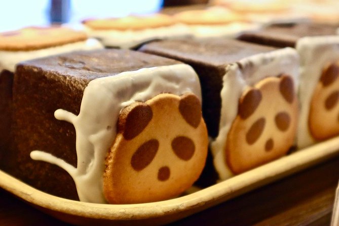 Tokyo: Food Tour in Ueno with 10+ Tastings of Japanese Classics - Ueno Toshogu Shrine and the Tokugawa connection