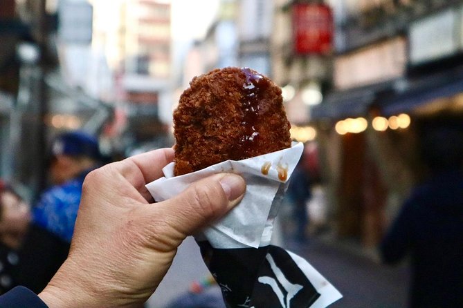 Tokyo: Food Tour in Ueno with 10+ Tastings of Japanese Classics - How the guides affect the experience