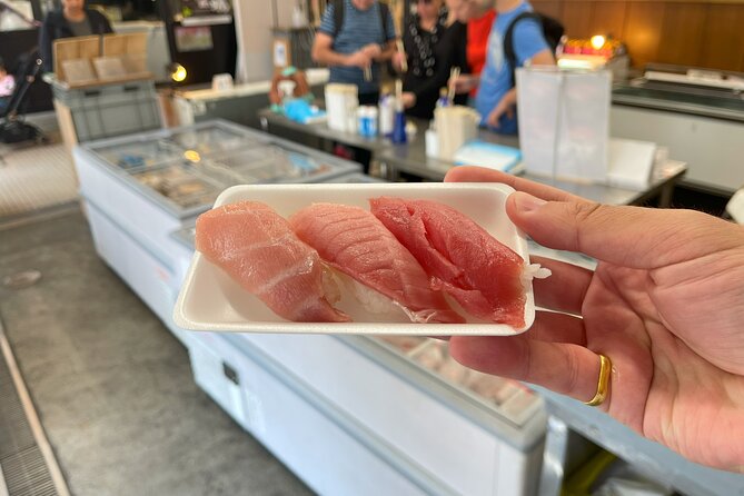 Tokyo Food Tour Taste Fresh Delights at Tsukiji Market - Why a guide helps at Tsukiji Outer Market