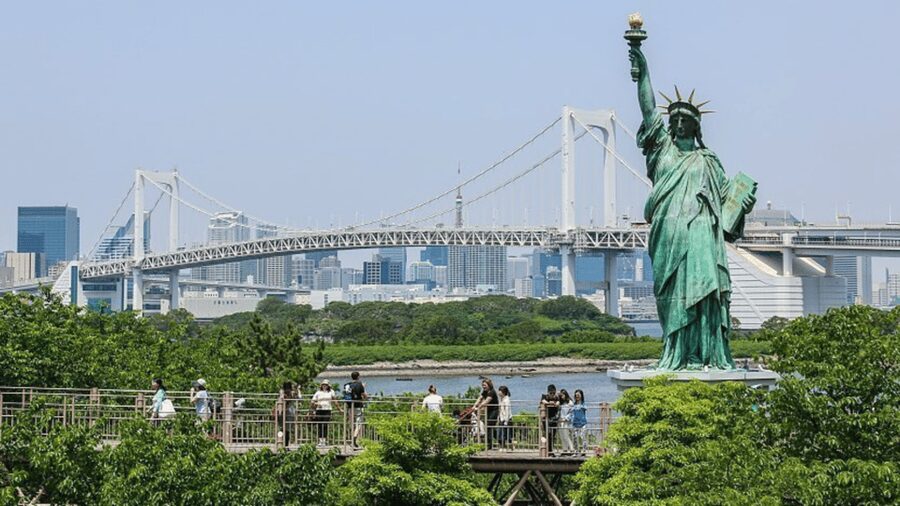 Tokyo full day private tour with Guide - The Imperial Palace and East Gardens