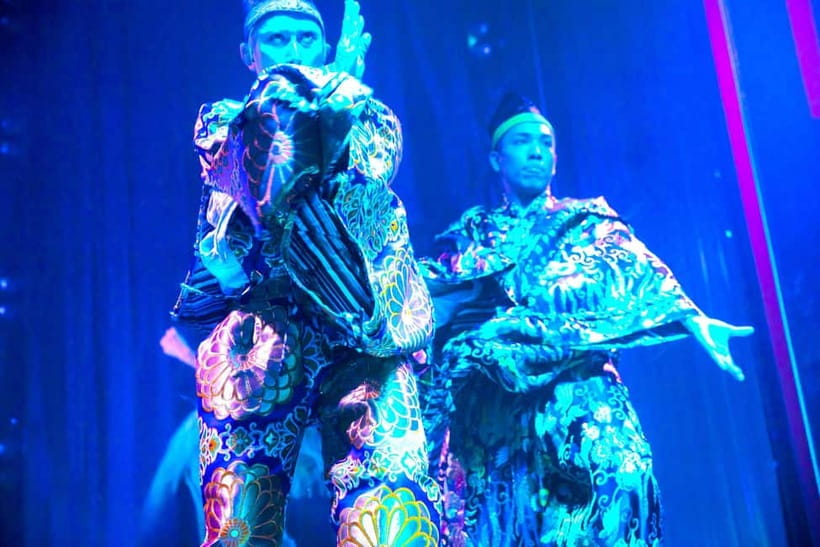 Tokyo GINZA: KONPARU Japanese Cabaret Show with Drink - Choosing among the three showtimes