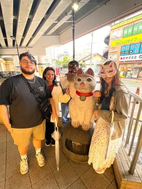 Tokyo: Gotokuji Cat Temple, Shinjuku Cat Cafe & 3D Cat Tour - Visiting Gotokuji, Tokyo’s lucky-cat temple