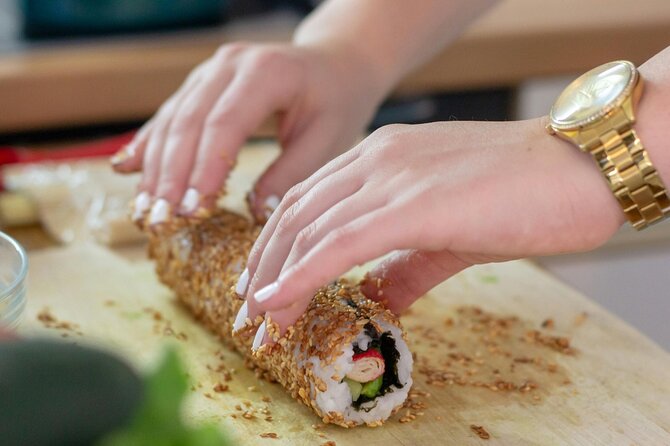 Tokyo : Hand-Roll Sushi Class, Skytree view & Asakusa Tour - What the private format adds