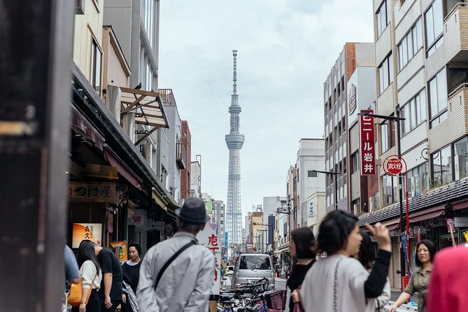 Tokyo History: Sensoji Temple & Asakusa District Private Tour - Kaminarimon and Nakamise: the grand entrance