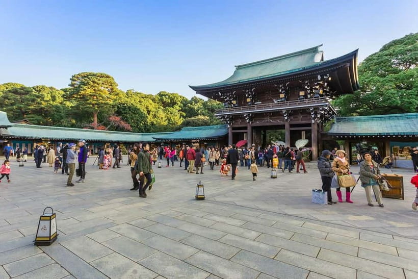 Tokyo: Iconic City Tour – Skytree, Shibuya & Imperial Palace - The private vehicle and what it changes