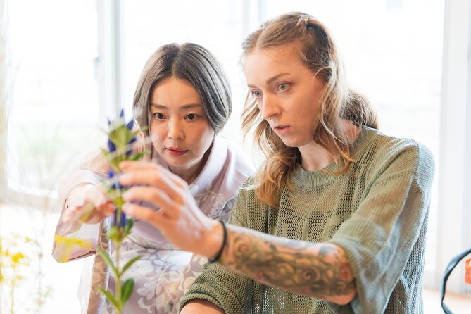 Tokyo Ikebana Wellness Art Experience near Shinjuku - Starting with 600 years of Ikebana