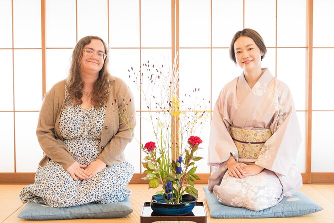 Tokyo Ikebana Wellness Art Experience near Shinjuku - Making your own free-style arrangement