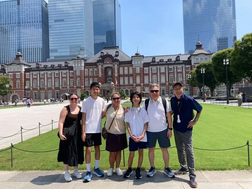 Tokyo: Imperial Palace East Gardens and Tokyo Station Tour - Key points at a glance