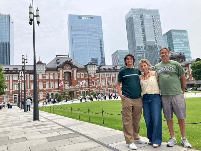 Tokyo: Imperial Palace East Gardens and Tokyo Station Tour - Ninomaru Garden and the art of a Japanese garden