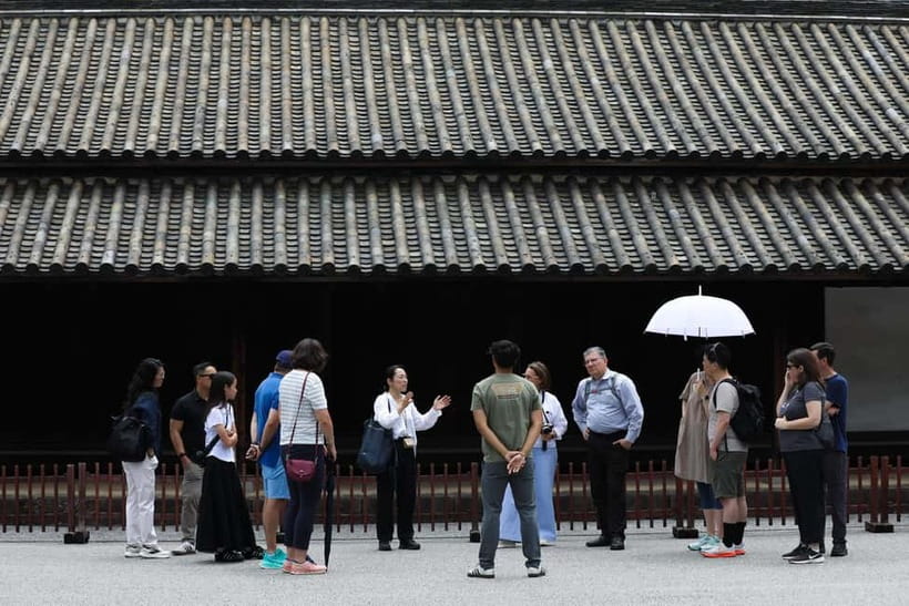 Tokyo: Imperial Palace East Gardens Walking Tour - Meeting at Wadakura Fountain Park
