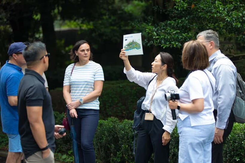 Tokyo: Imperial Palace East Gardens Walking Tour - Walking through the former Honmaru compound