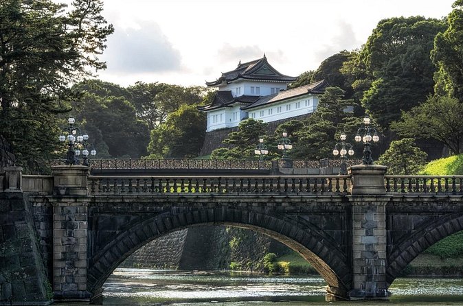 Tokyo Imperial Palace:Guided Walking Tour of East Gardens - Who will enjoy this two-hour walk?