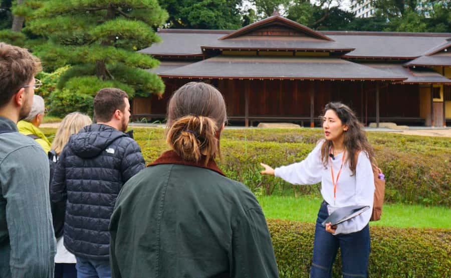 Tokyo: Imperial Palace Japanese History Walking Tour - Why the old castle matters more than the modern palace