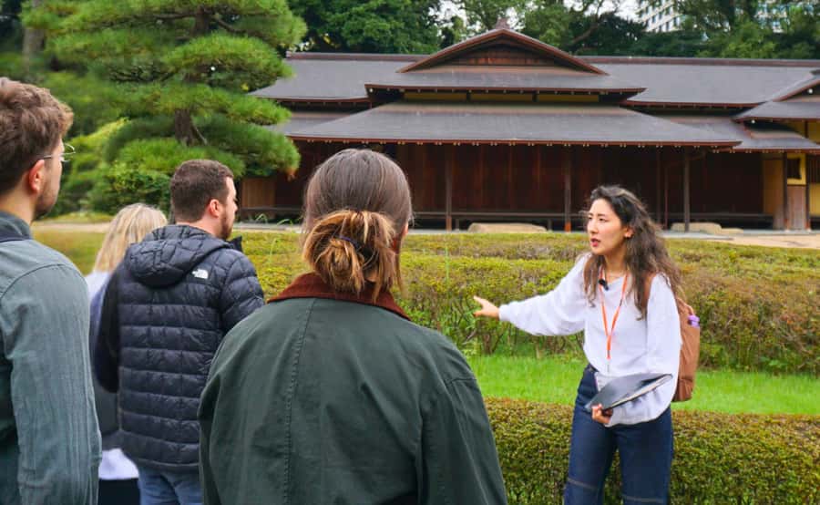 Tokyo: Imperial Palace, the history of Japan (ENGLISH GUIDE) - Why Edo Castle makes this more than a garden walk