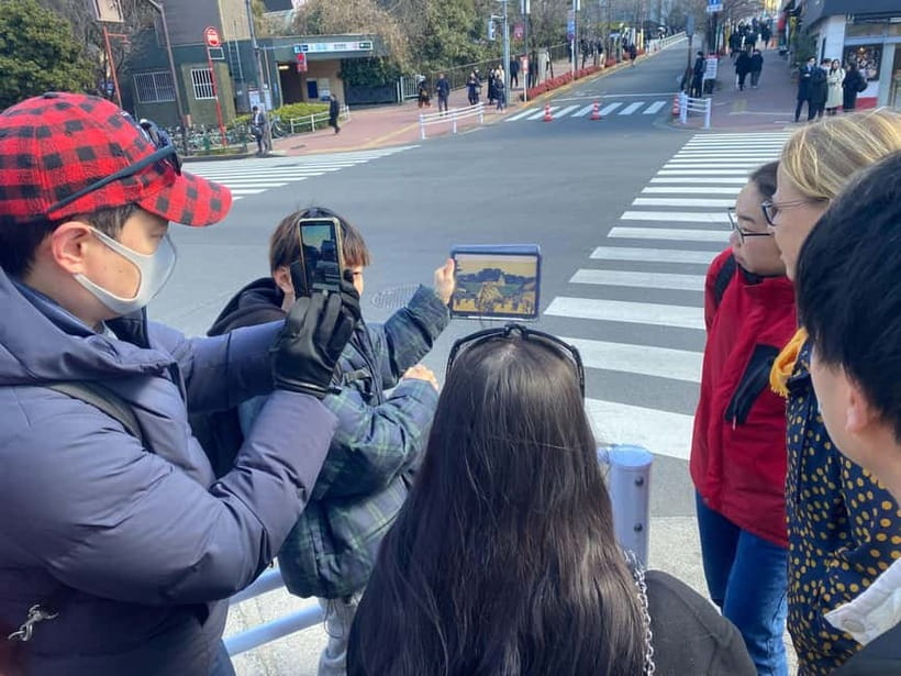 Tokyo: Imperial Palace with Nostalgic Alley Kagurazaka tour - The narrow lanes of Kagurazaka