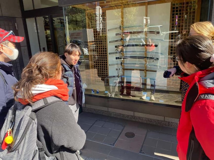 Tokyo: Imperial Palace with Nostalgic Alley Kagurazaka tour - Why this Tokyo walk works so well