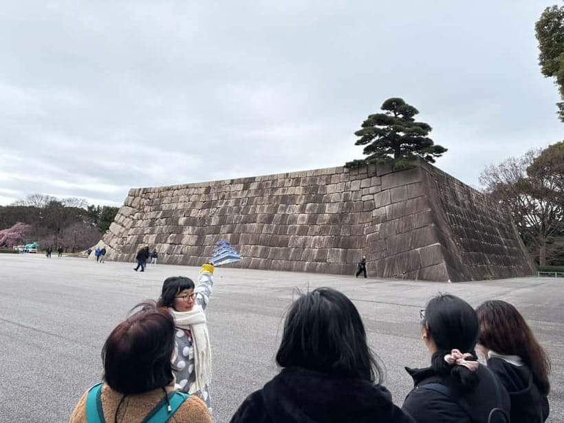 Tokyo: Imperial Palace with Nostalgic Alley Kagurazaka tour - A quick look at Nippon Budokan