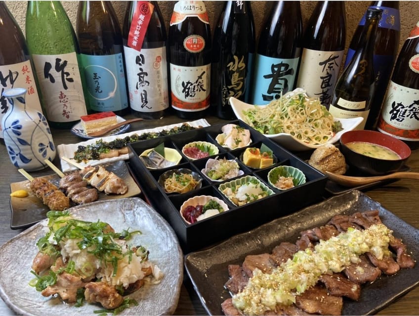 Tokyo: Izakaya Bar at Bistro Fukumimi, Ginza Corridor - The room is lively, casual, and louder than the photos