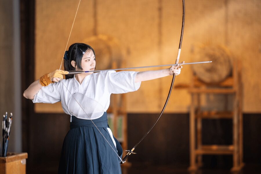 Tokyo: Japanese Archery (Kyudo) Experience - Putting on the dōgi and receiving your equipment