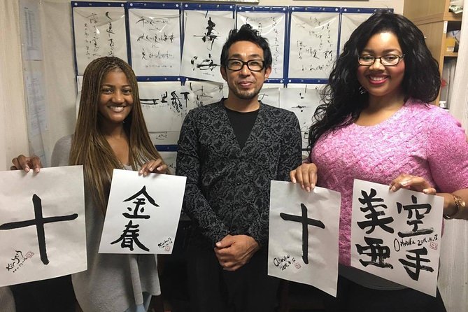 Tokyo Japanese Calligraphy Experience with a Master Artist - A souvenir you make yourself