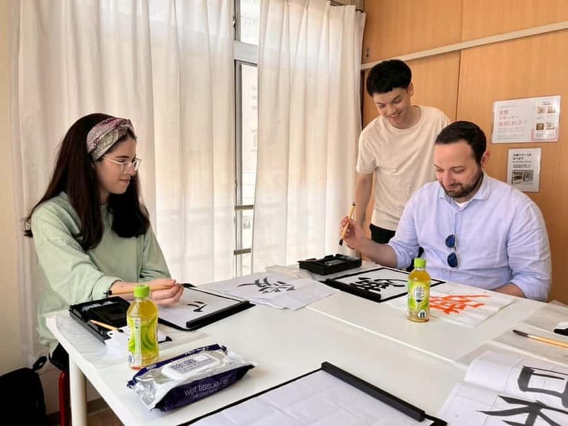 Tokyo: Japanese Calligraphy Lesson with Skilled Instructor - Key points at a glance
