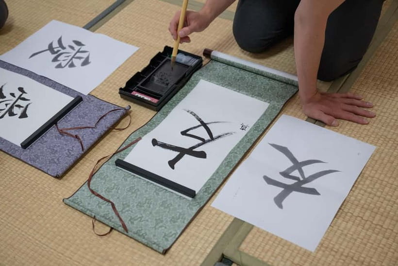 Tokyo: Japanese Calligraphy Lesson with Skilled Instructor - Final call: should you book it?