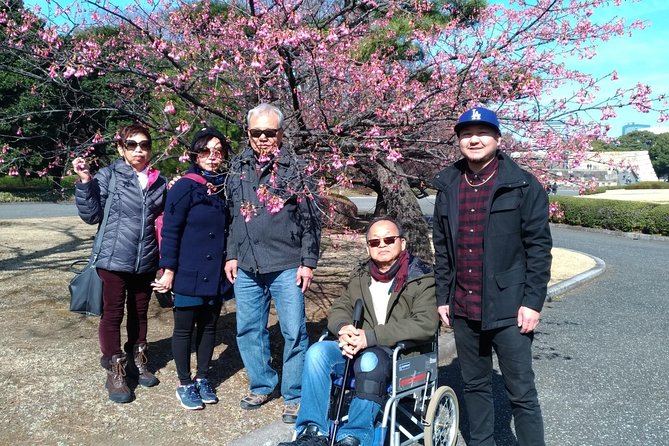 Tokyo Japanese Garden Lover's Private Tour with Government-Licensed Guide - Ueno Park, Koishikawa Botanical Garden, and seasonal choices