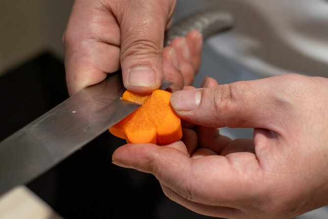 Tokyo: Japanese Knife Skills and Sashimi & Tempura Cooking Class - Who will enjoy this class most?