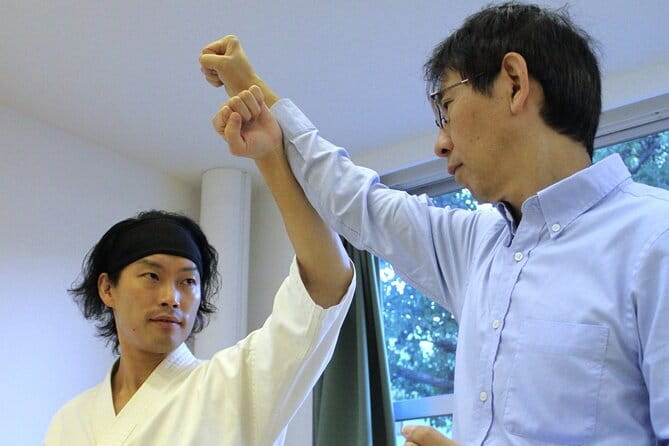 Tokyo: Karate Experience with Former All-Japan Champion - Stretching that prepares you for kicks
