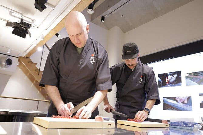 Tokyo Keen Japanese Knife and Sashimi Workshop - Watching the sashimi technique before trying it