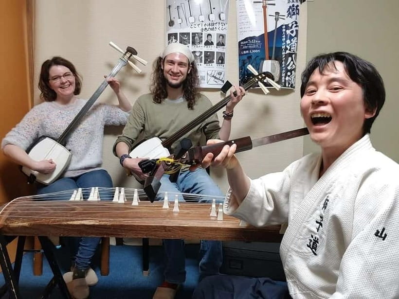 Tokyo: Learn to play traditonal songs on Tsugaru Shamisen - Hearing the sharp sound of Tsugaru shamisen