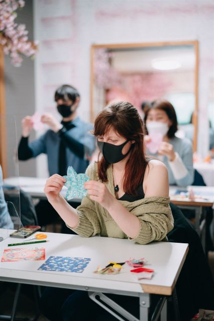 Tokyo: Learn Traditional Origami with a Local - Why this small craft class works in Tokyo