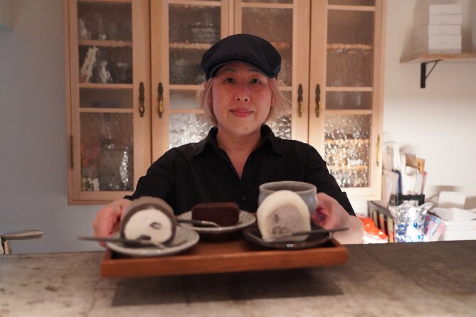 Tokyo Local Foodie Adventure near Roppongi - Zenpukuji Temple brings the neighborhood into focus