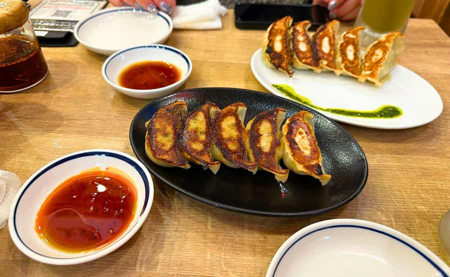 Tokyo: Locals´ Secret Food Tour // Eat like a Japanese - Final stop: slow-cooked chicken ramen