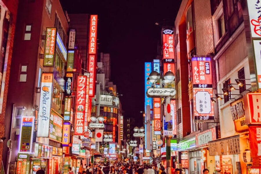 Tokyo:Luxury Private Tour with English-Speaking driver - Tsukiji Market begins the food story