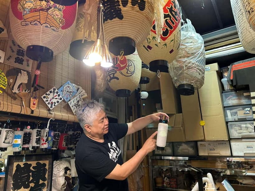 Tokyo: Making a Lantern Workshop in Asakusa with a Craftsman - Learning What Makes a Japanese Chochin