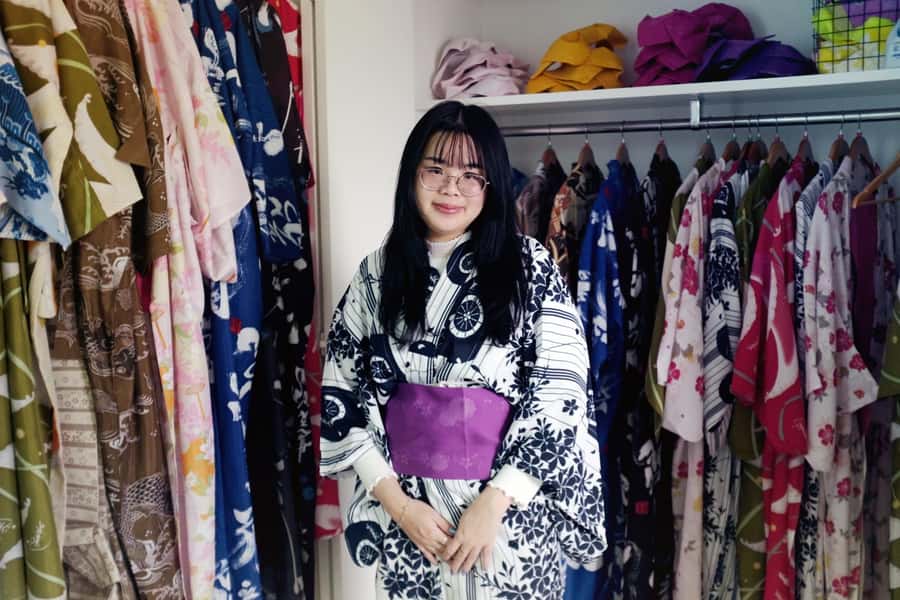 Tokyo: Matcha and Kimono Experience - Preparing your own beautiful bowl