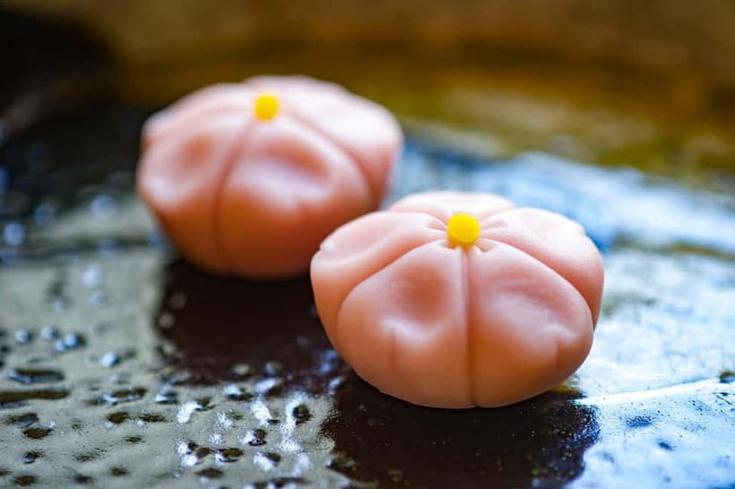 Tokyo: Matcha Making Experience with Mochi Sweets in Asakusa - From matcha history to a light quiz
