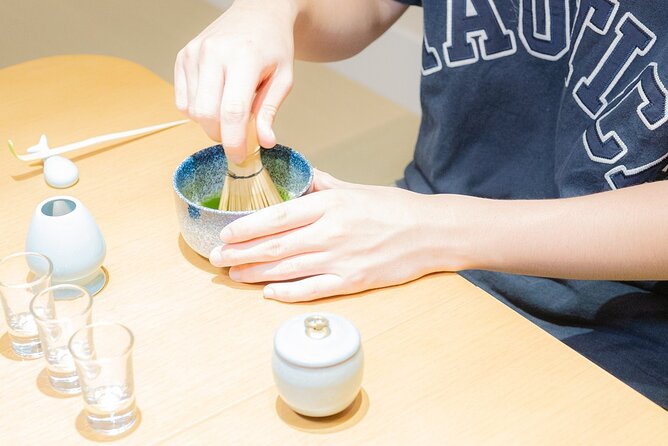 Tokyo: Matcha Tea Ceremony Experience at Japanese room in Shibuya - Making matcha instead of only watching
