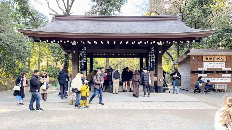 Tokyo: Meiji Jingu, Harajuku, Shibuya, and Shijuku Tour - Takeshita Street: Harajuku at full volume