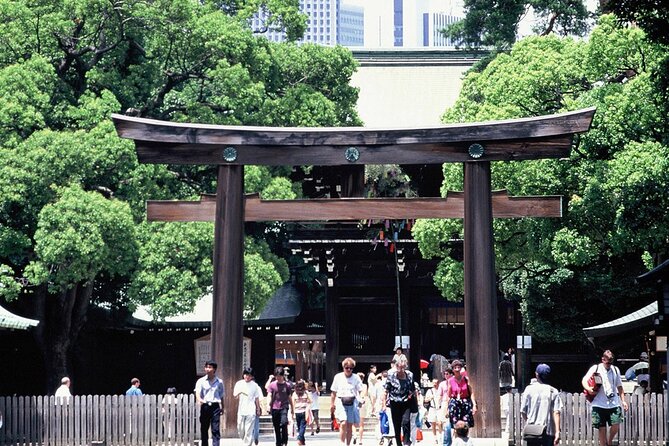 Tokyo Morning City Tour with Pick-up Service from 28 Hotels - Meiji Jingu: a calm beginning among the trees