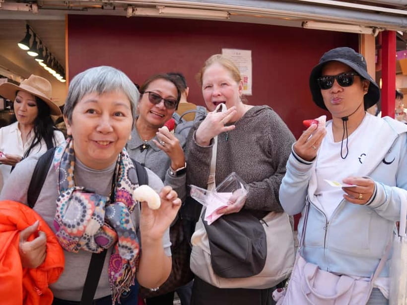 Tokyo Morning Tour: Meiji Shrine, Asakusa & Fish Market - Asakusa: temple views, snacks, and old Tokyo