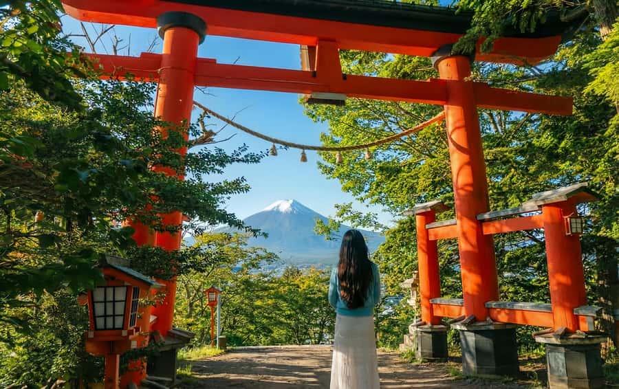 Tokyo: Mount Fuji Day Trip with Scenic & Local Stops - The Hikawa Clock Shop street scene