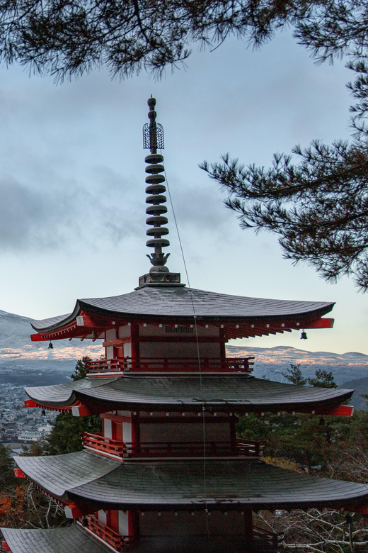 Tokyo: Mount Fuji & Hakone Private Tour with Guide - Lake Ashi and the pirate ship