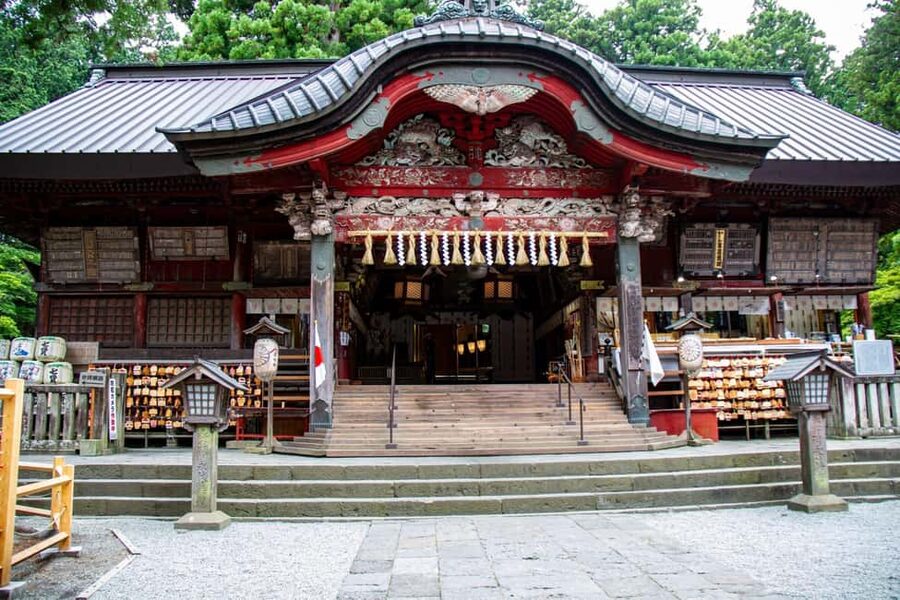 Tokyo: Mount Fuji Private Tour with Scenic Lunch Experience - Kitaguchi Hongu Fuji Sengen Shrine beneath old trees