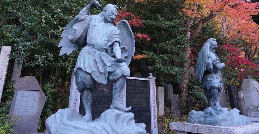 Tokyo: Mount Takao Guided Hiking Tour - Taking the cable car to the halfway point