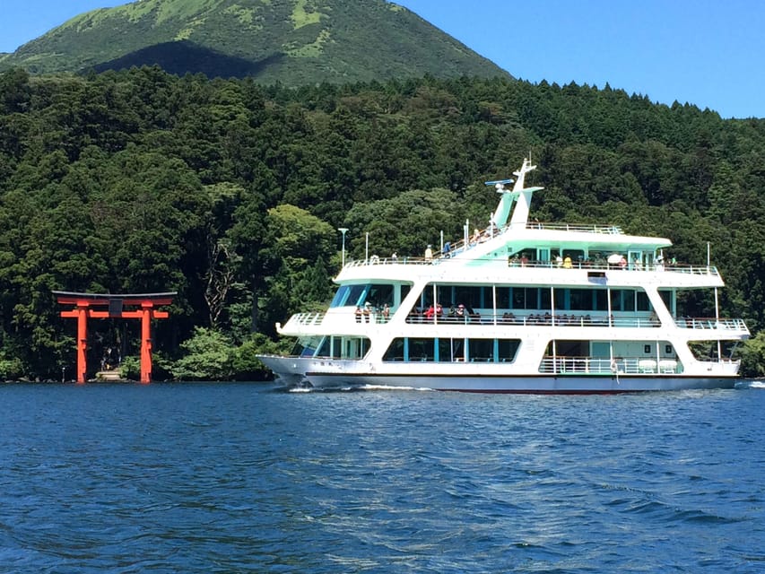 Tokyo Mt Fuji 5th St & Hakone Cruise Bus Tour w/Bullet Train - Odawara Station and the bullet train finale