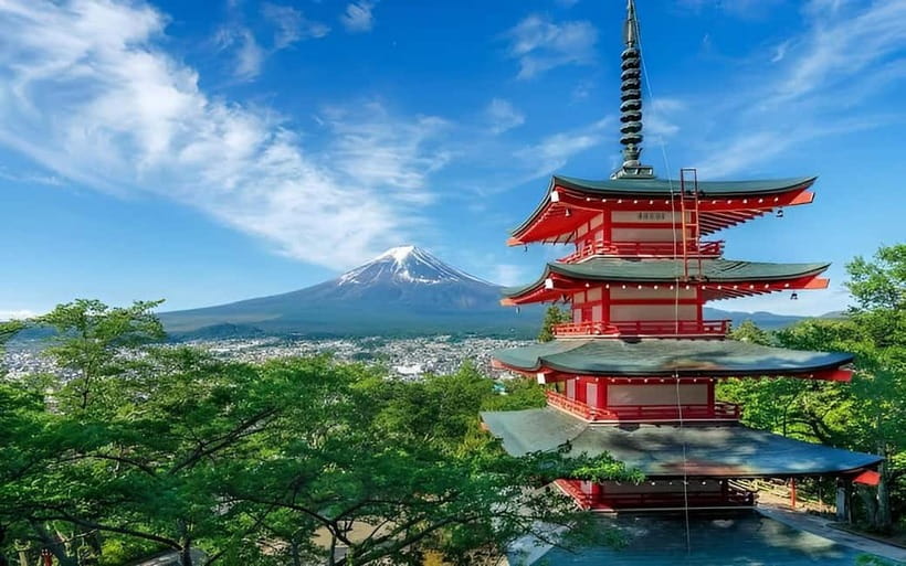 Tokyo: Mt. Fuji & Hakone Private Custom Tour English Driver - Oshino Hakkai and the old village atmosphere